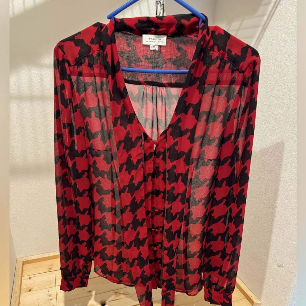 Tahari blouse- Size M